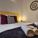 Privees A Hautvillers, Berceau Du Champagne Avec Salle De Bain Et Toilettes Incluses Frühstückspension Hautvillers