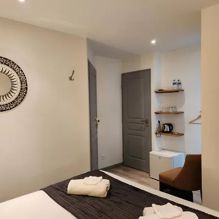Privees A Hautvillers, Berceau Du Champagne Avec Salle De Bain Et Toilettes Incluses