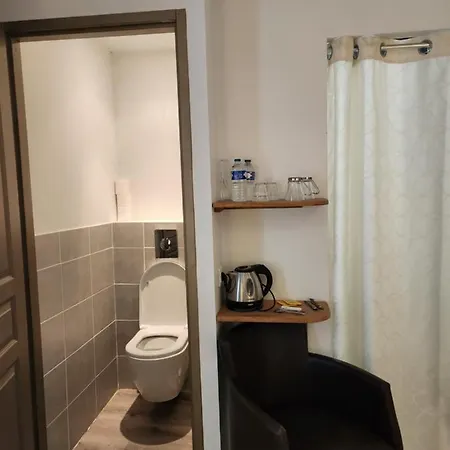 Privees A Hautvillers, Berceau Du Champagne Avec Salle De Bain Et Toilettes Incluses 오빌레