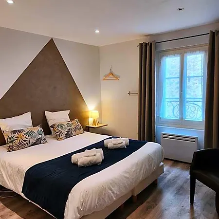 Privees A Hautvillers, Berceau Du Champagne Avec Salle De Bain Et Toilettes Incluses 3*