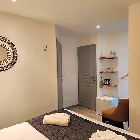 Privees A Hautvillers, Berceau Du Champagne Avec Salle De Bain Et Toilettes Incluses Bed and Breakfast Hautvillers